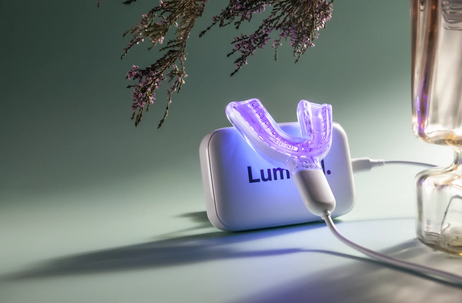 Major Science Journal Applauds Finnish Invention: Antibacterial Lumoral Revolutionizes Dental Implant Care